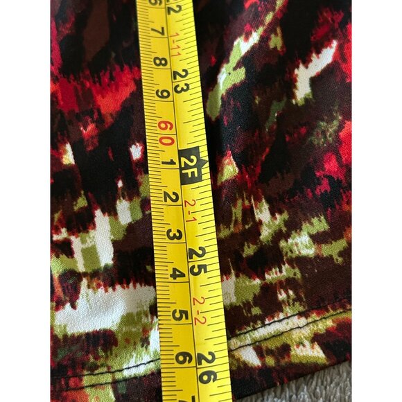 Jones Studio Womens Sleeveless V-Neck Top Size 14W Red/Black/Green Abstract Prin - Picture 8 of 9